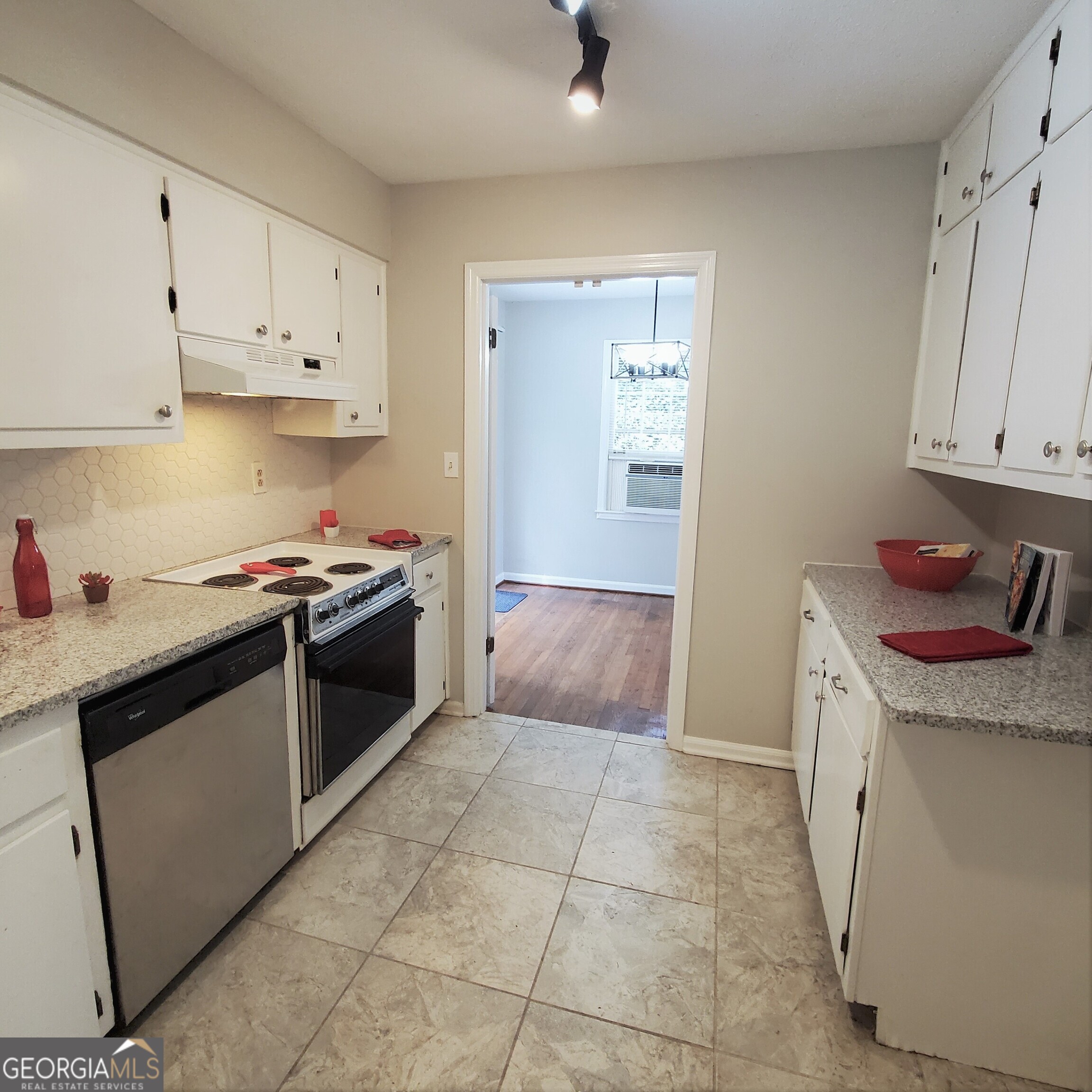 Bonnie Dell - Residential Lease