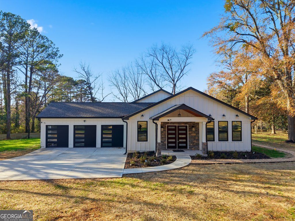 Photo of 1755 SNAPFINGER Road, Decatur, GA 30032 (MLS # 10680014)