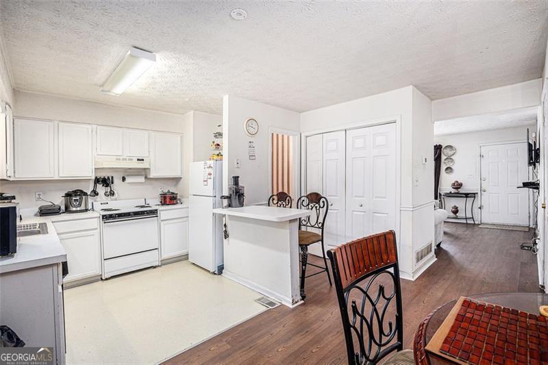3244 HAMPTON CT