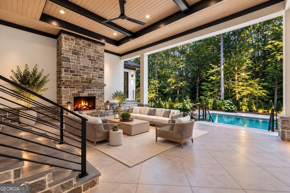 123 Russell RD