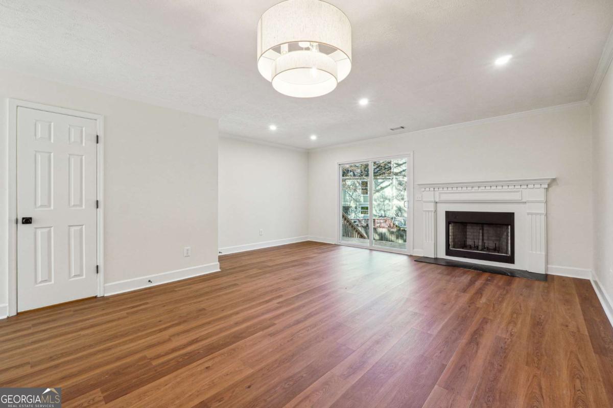 Pleasant Oaks Townhomes - Residential