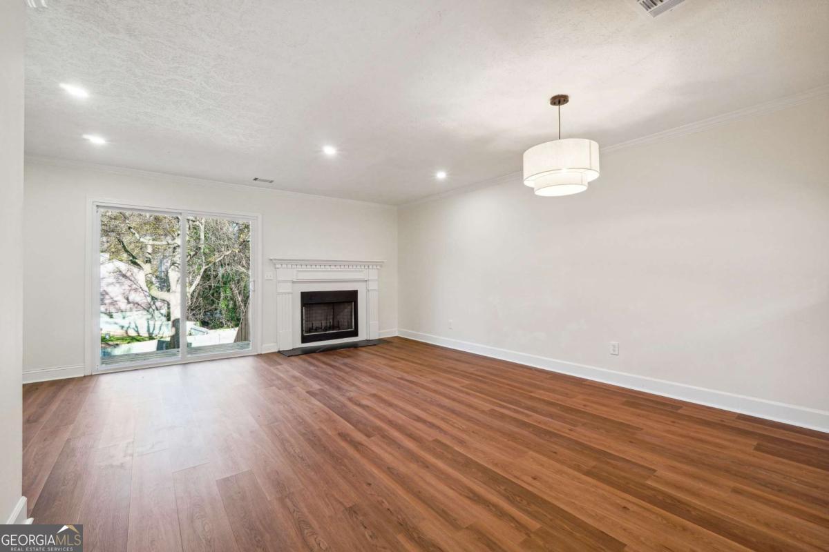 Pleasant Oaks Townhomes - Residential
