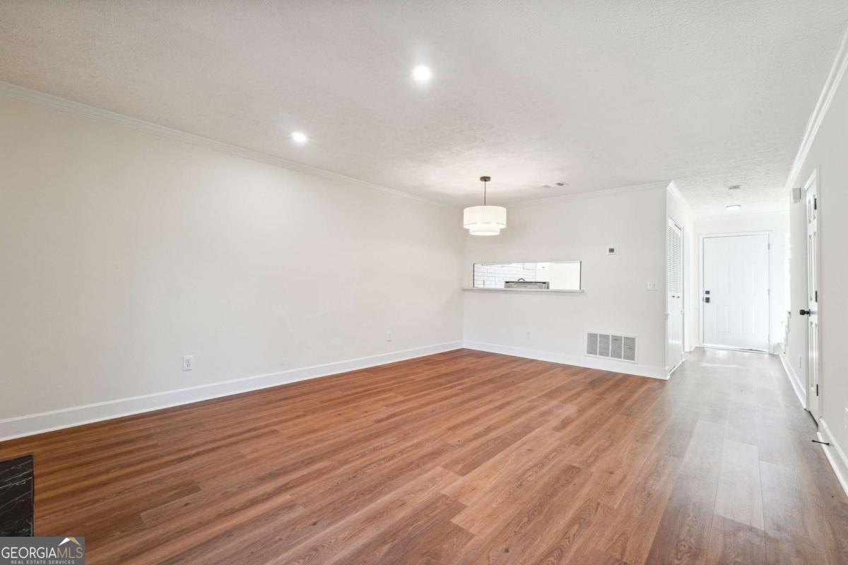 Pleasant Oaks Townhomes - Residential
