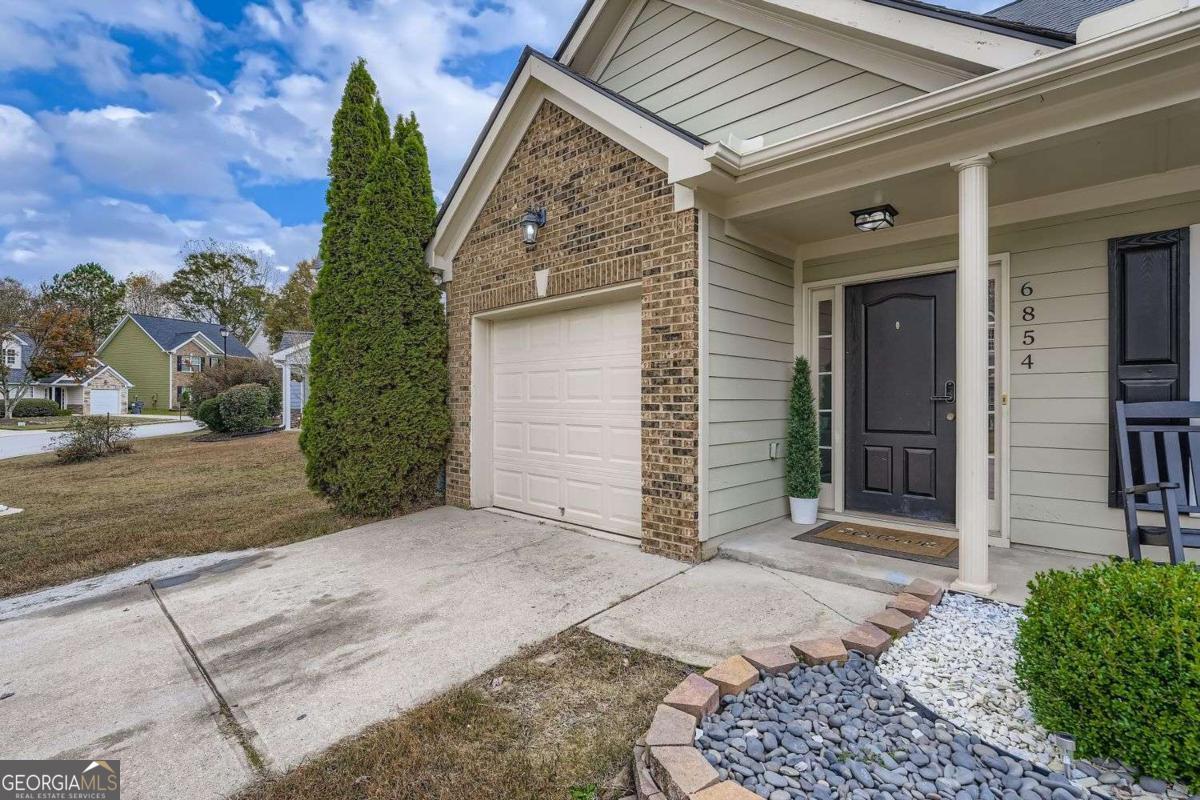 6854 White Walnut WAY