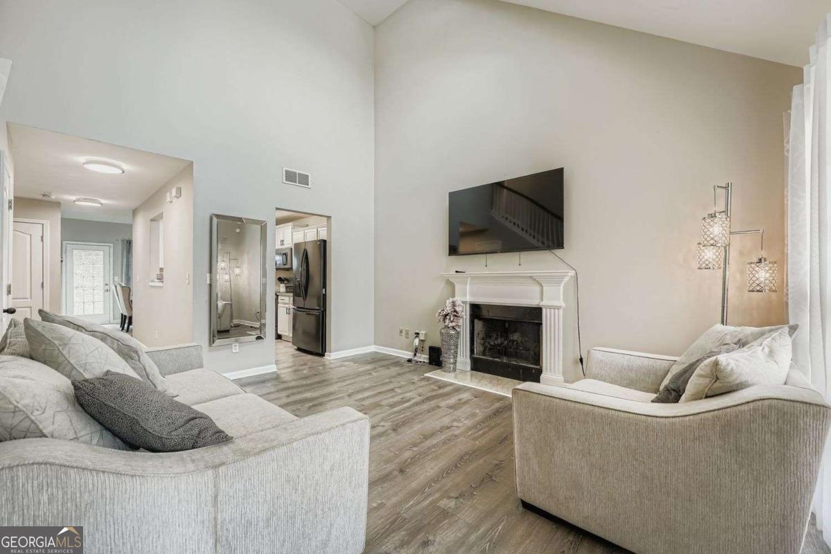 6854 White Walnut WAY