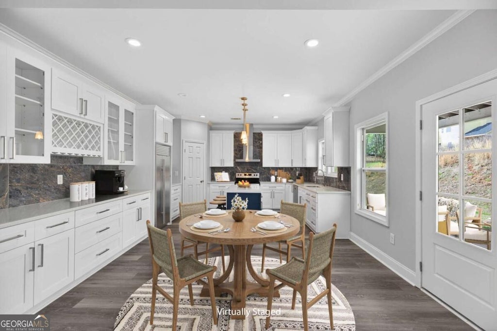 Photo of 1226 Bloomsbury Lane, Gainesville, GA 30501 (MLS # 10855879)
