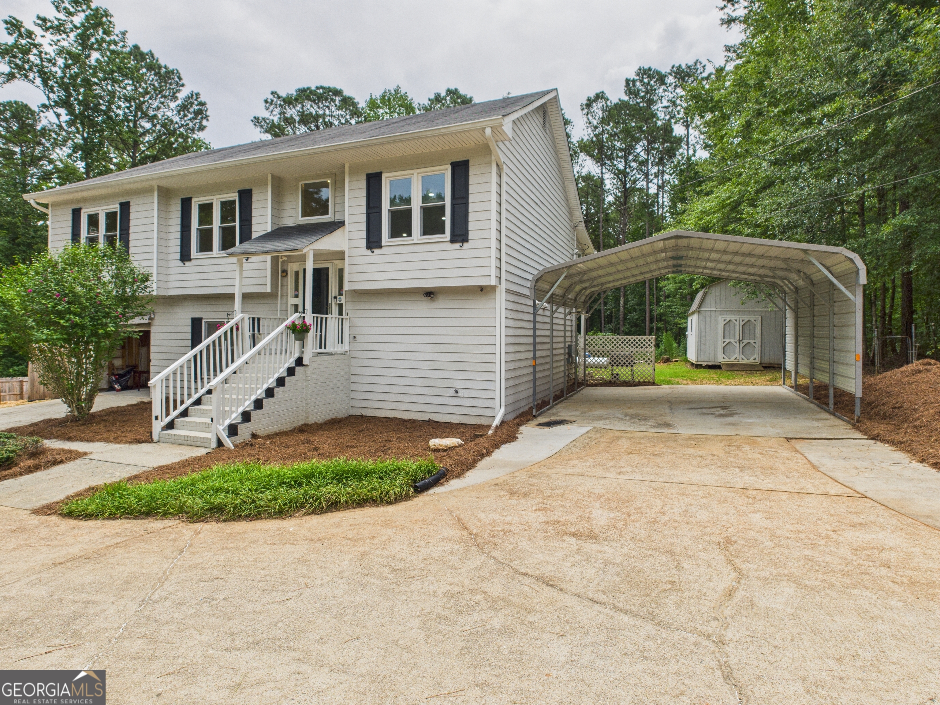 715 Herring RD