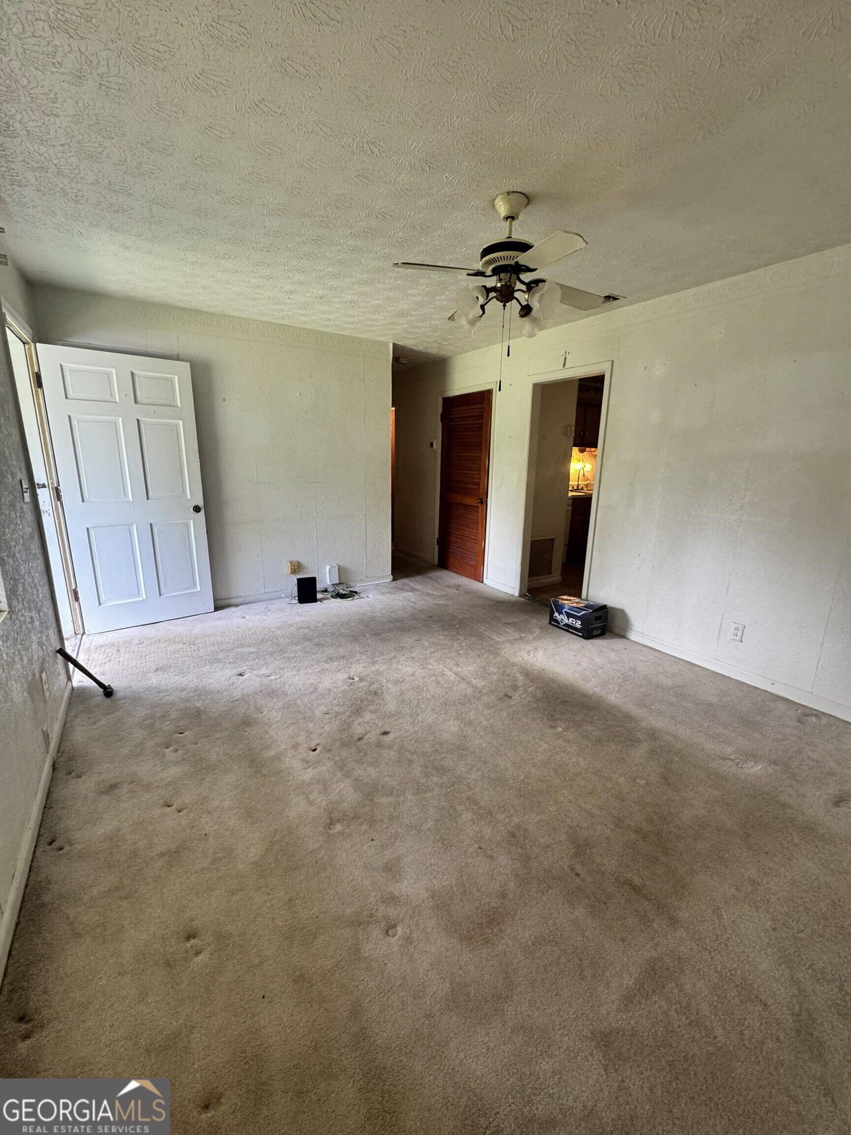 635 Majestic LN