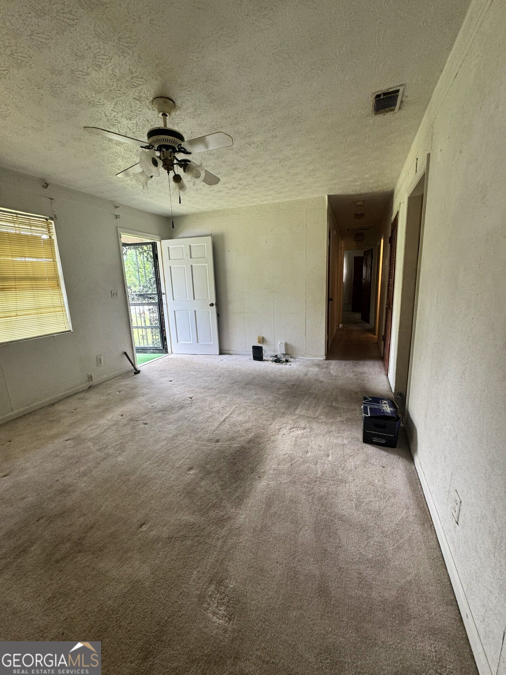 635 Majestic LN