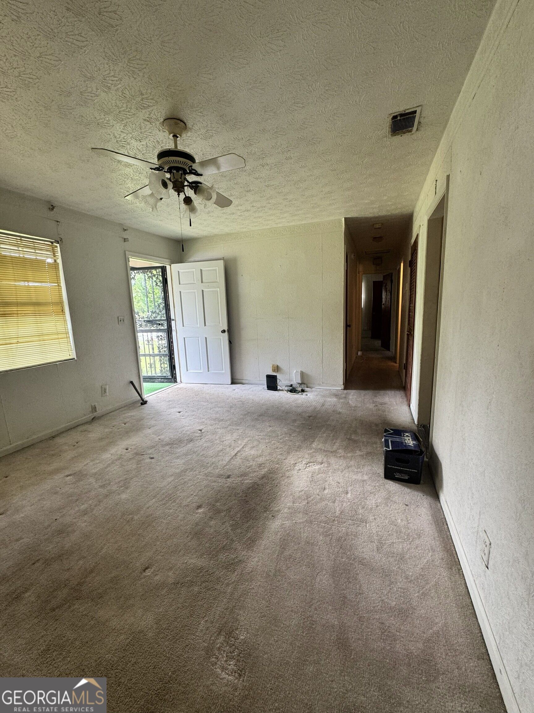 635 Majestic LN