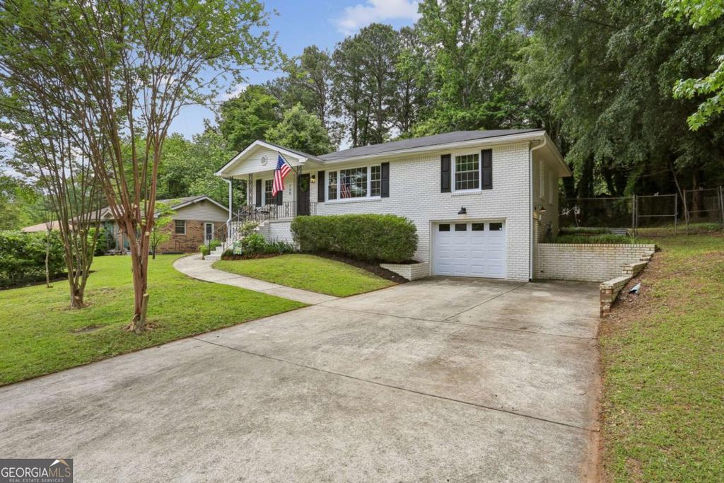 Photo of 156 Diane Drive SE, Smyrna, GA 30082 (MLS # 10764235)