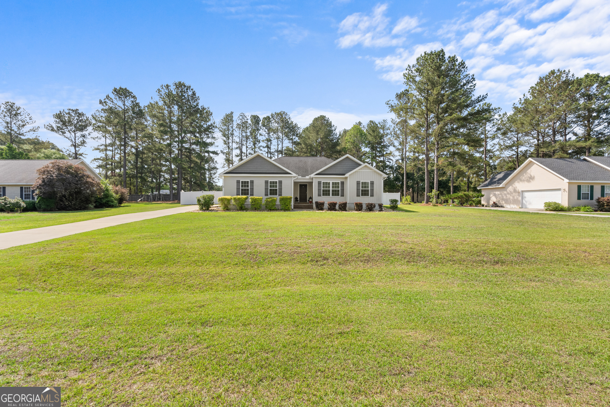 708 Ogeechee DR E