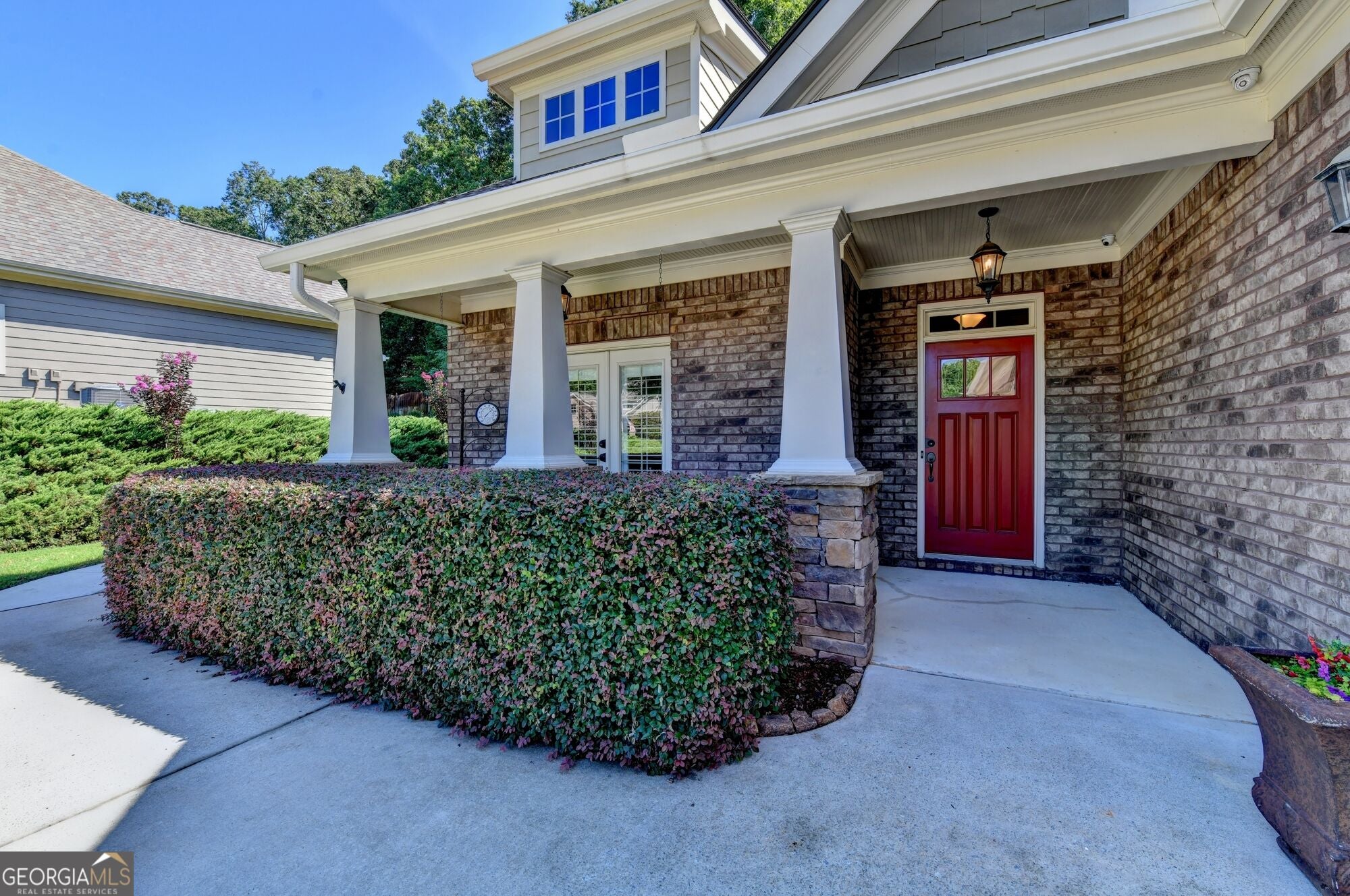 461 Butterfly LN