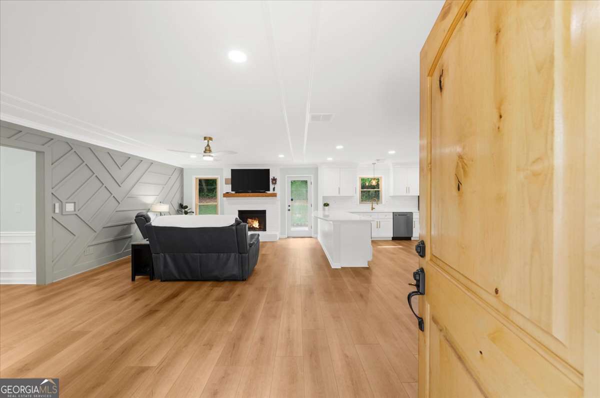330 Monivea LN