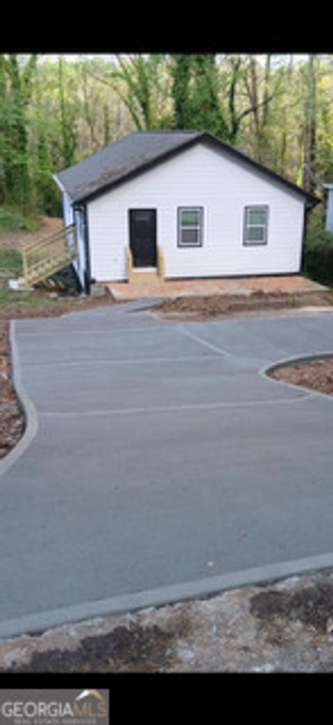Photo of 1968 County Line Road SW, Atlanta, GA 30331 (MLS # 10763427)