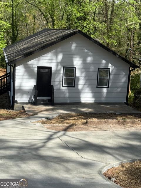 Photo of 1968 County Line Road SW, Atlanta, GA 30331 (MLS # 10763427)