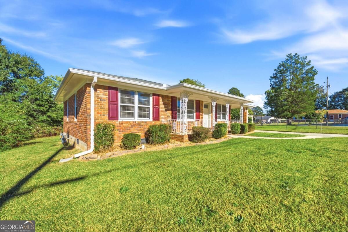 5911 Betty ST