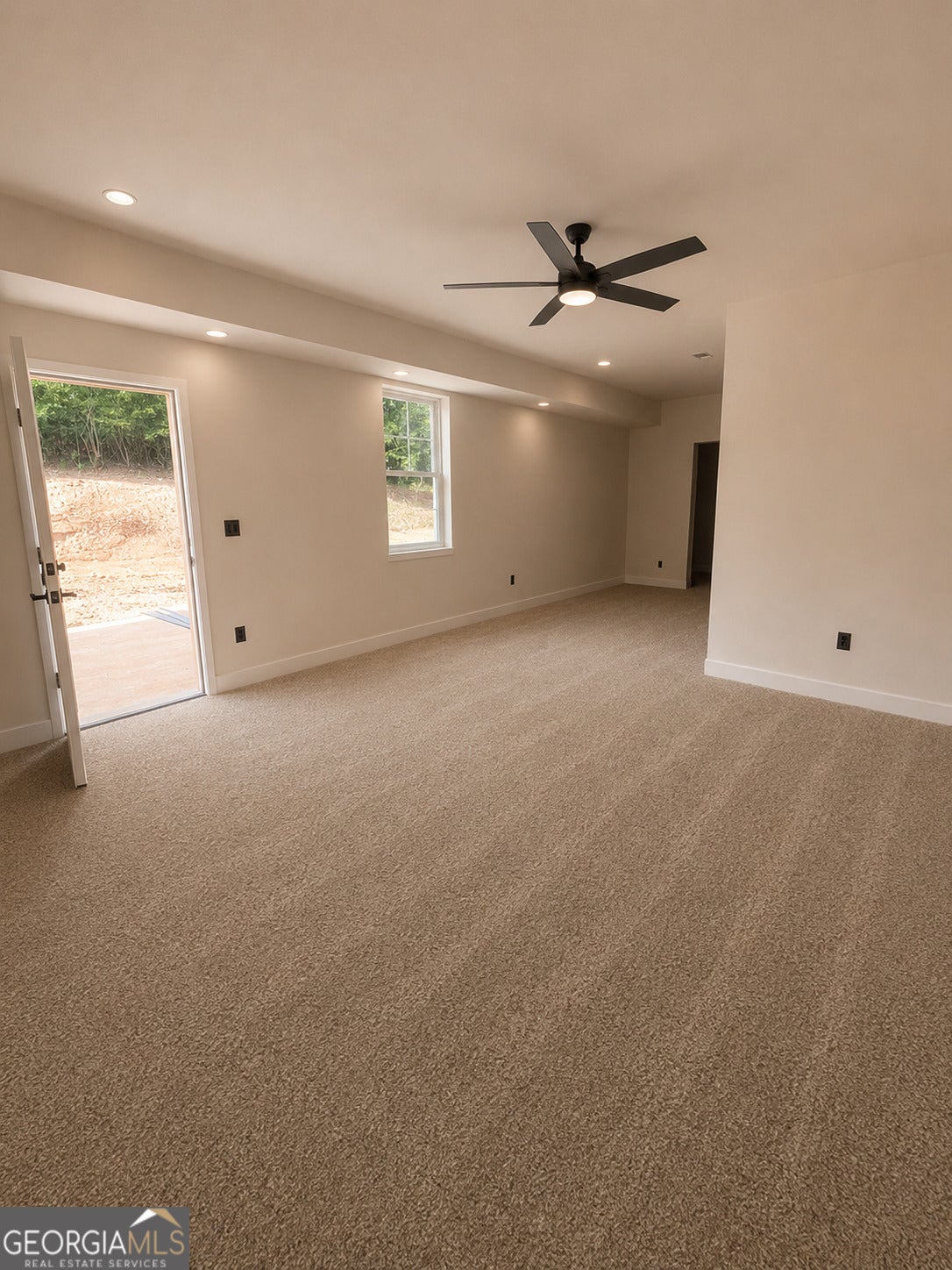 330 W. Lakeview DR