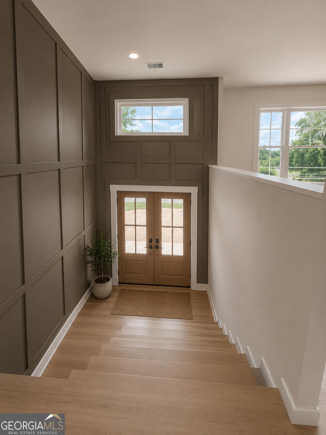 330 W. Lakeview DR