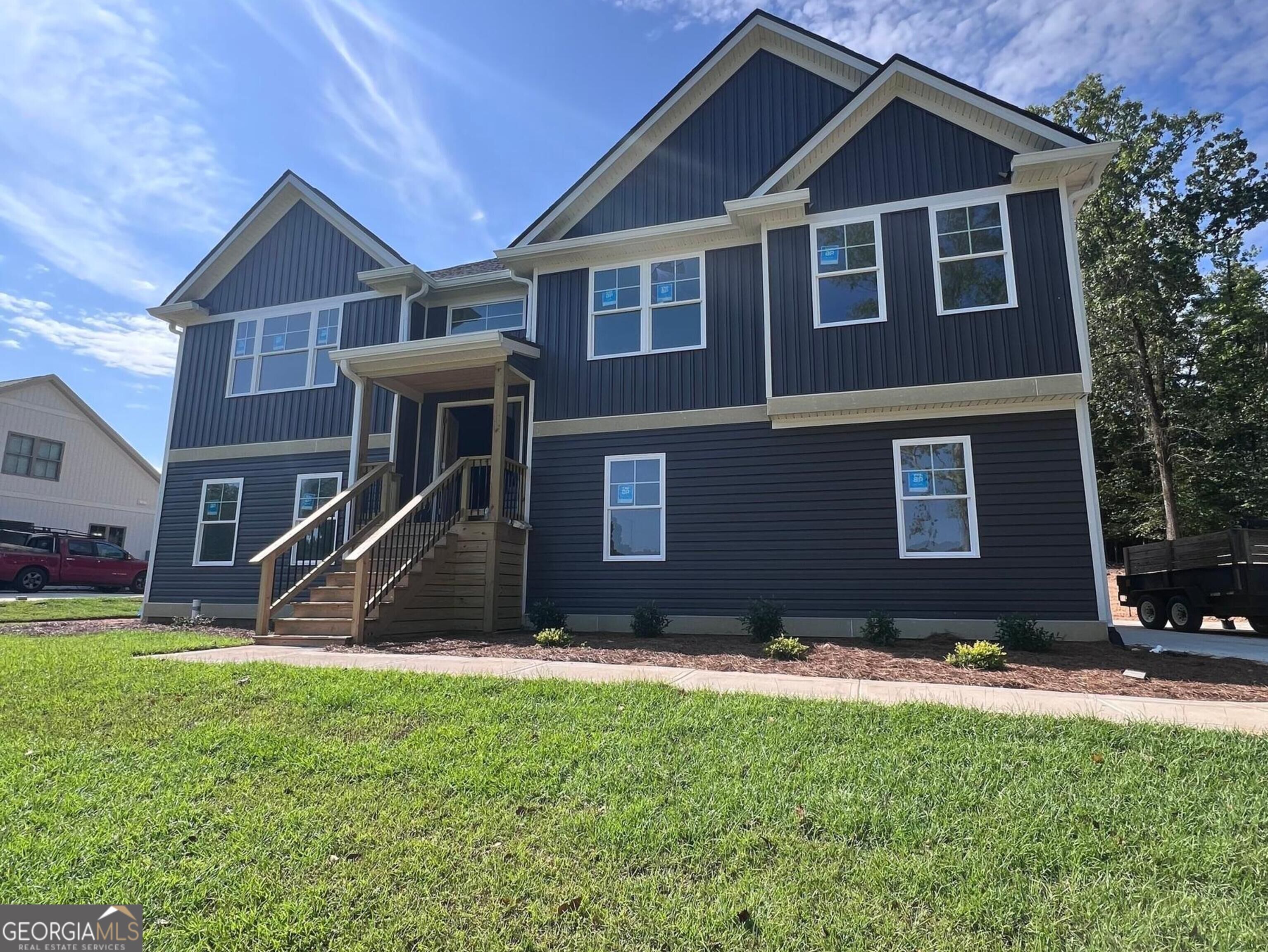 330 W. Lakeview DR