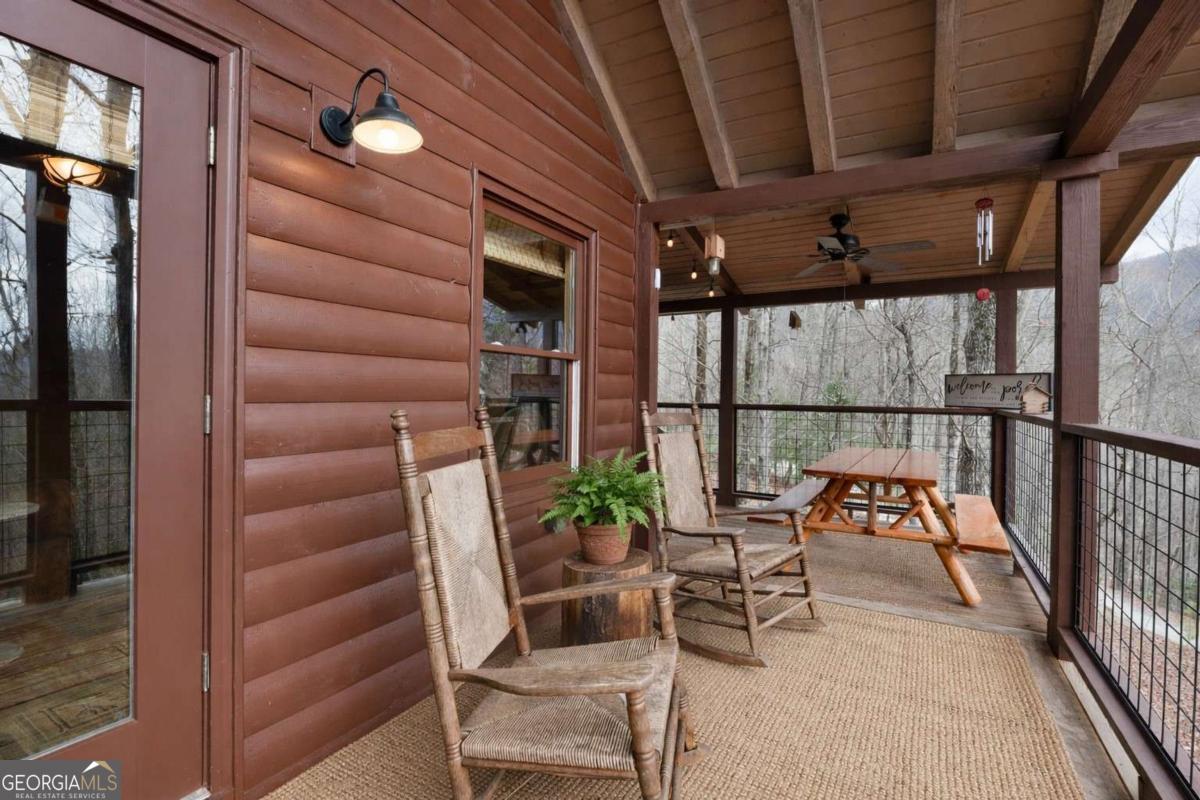 173 Mountain Laurel LN