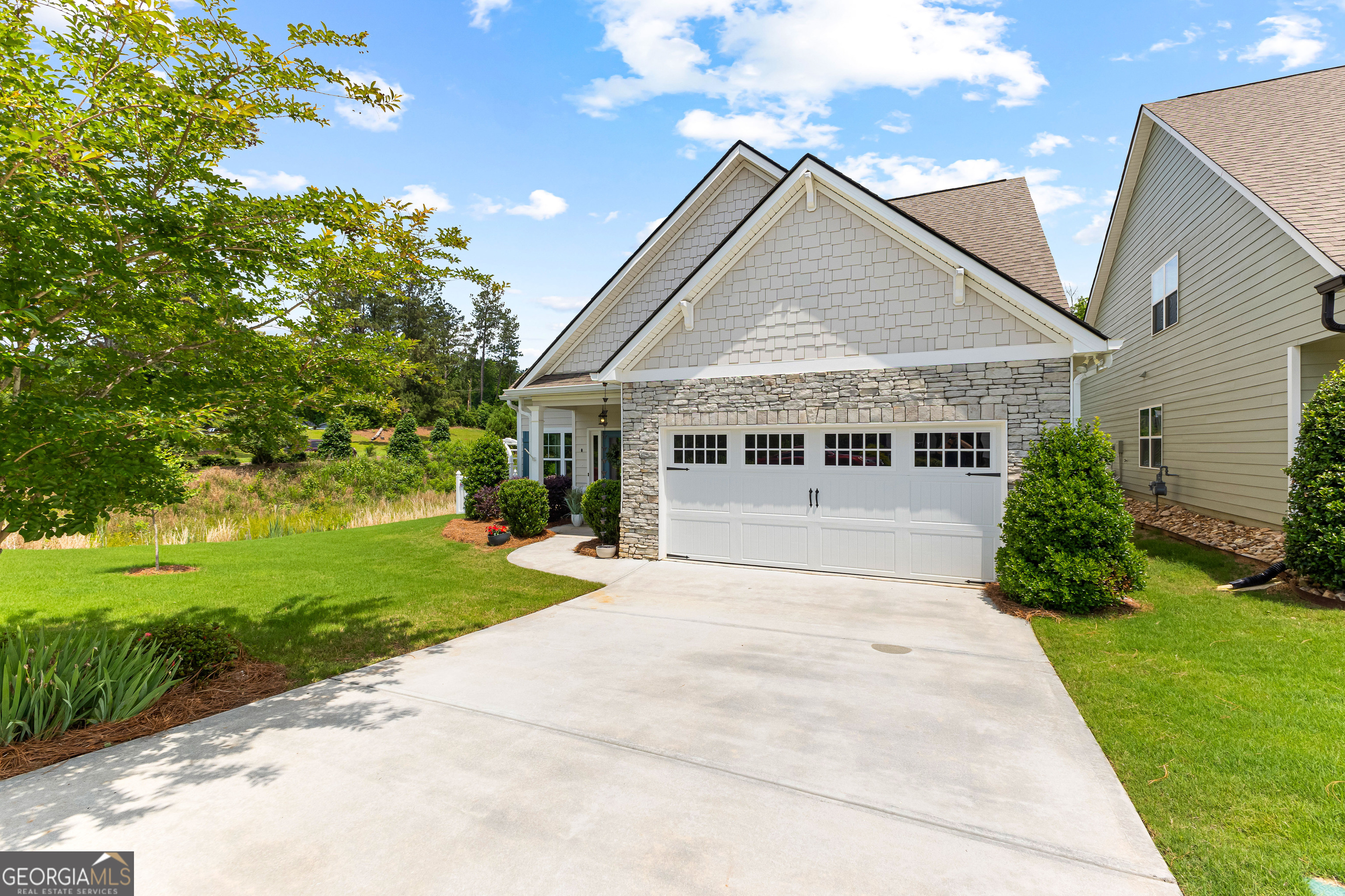 10 Georgian Oaks CT