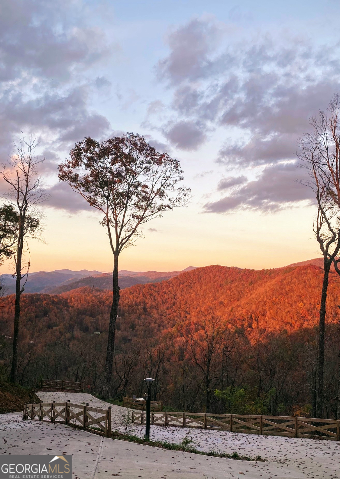 Walnut Mountain - Residential