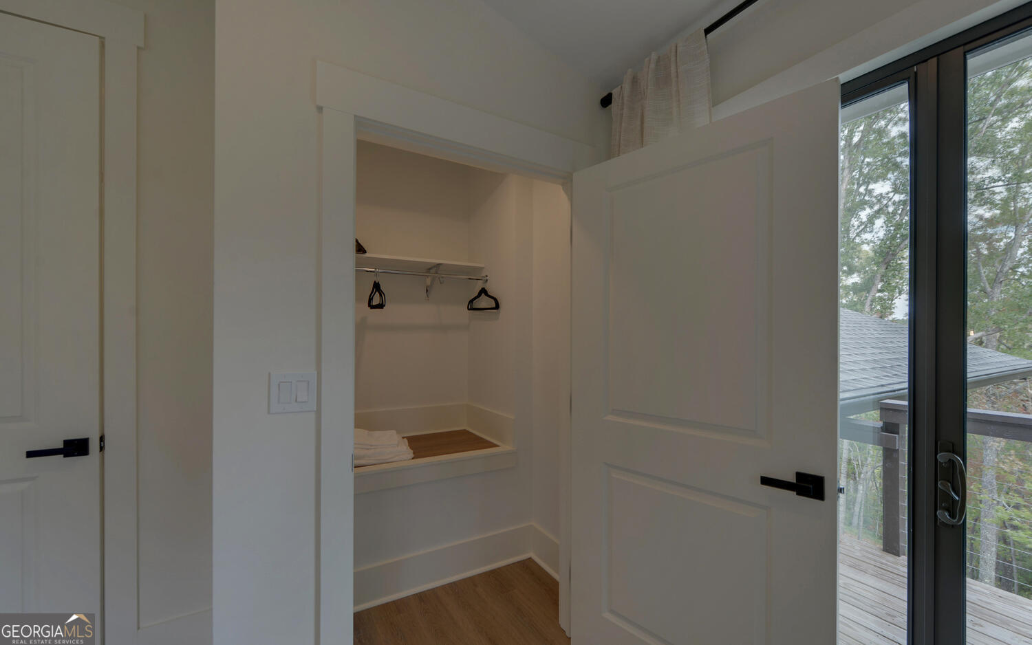 Walnut Mountain - Residential