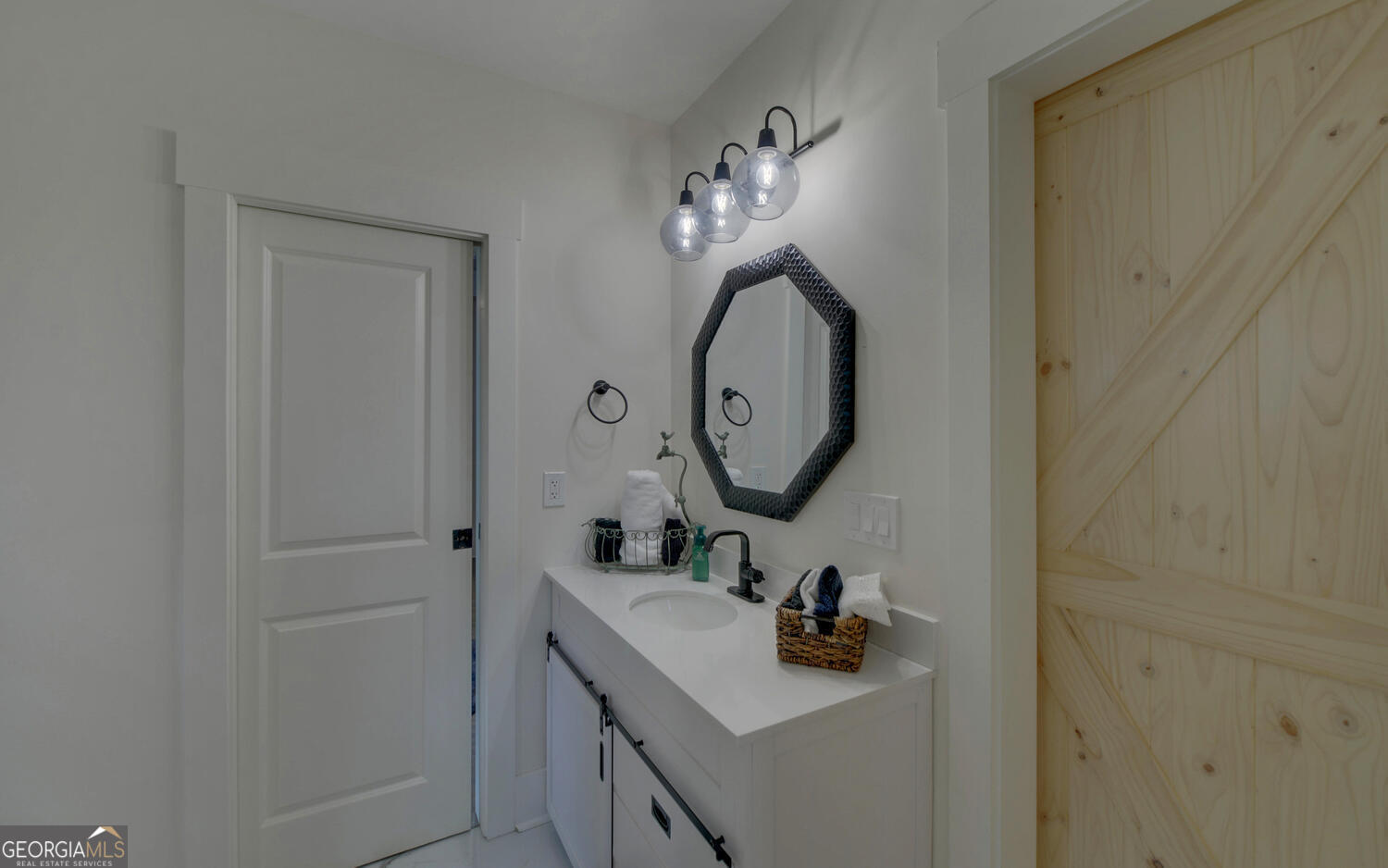 Walnut Mountain - Residential