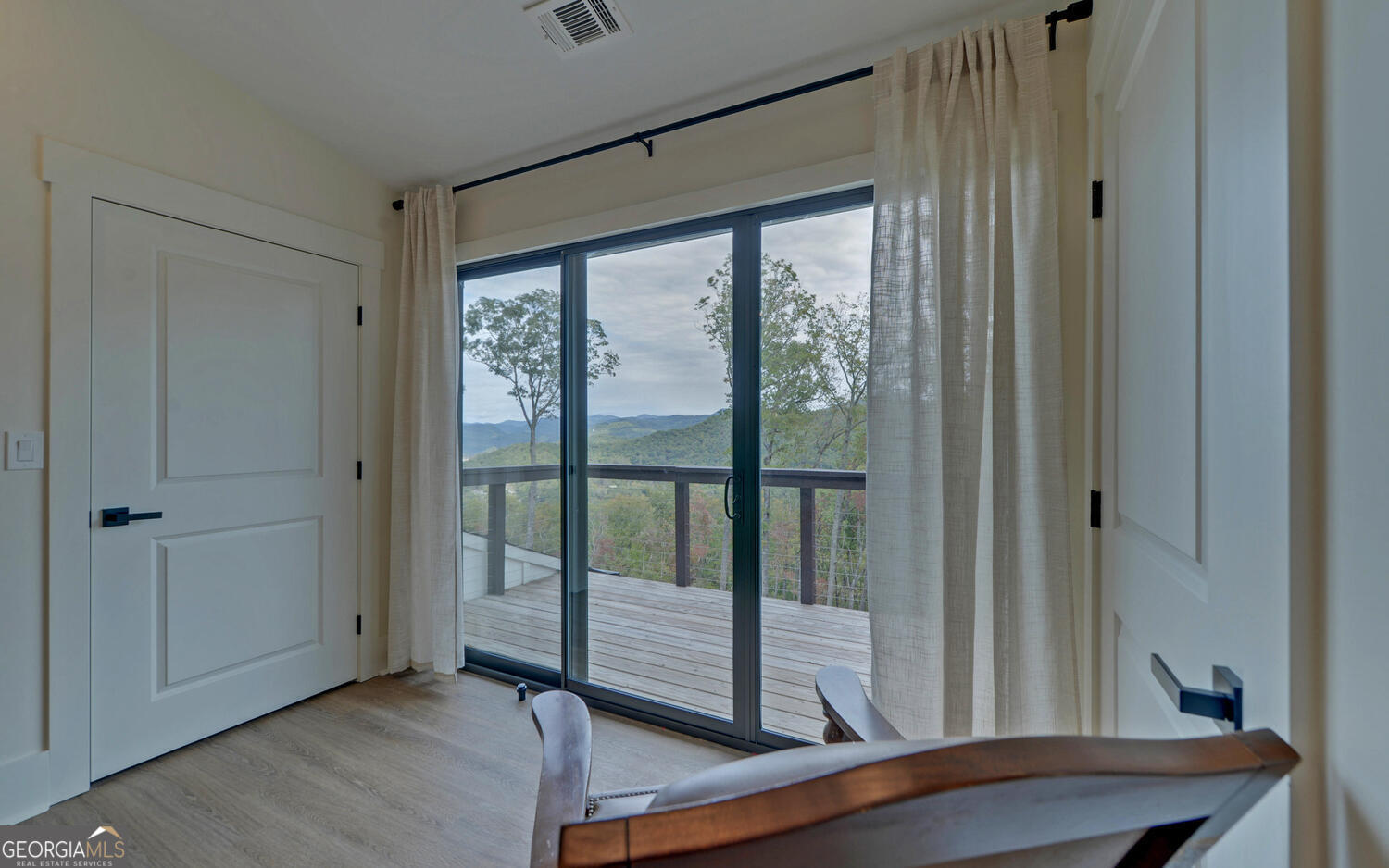 Walnut Mountain - Residential