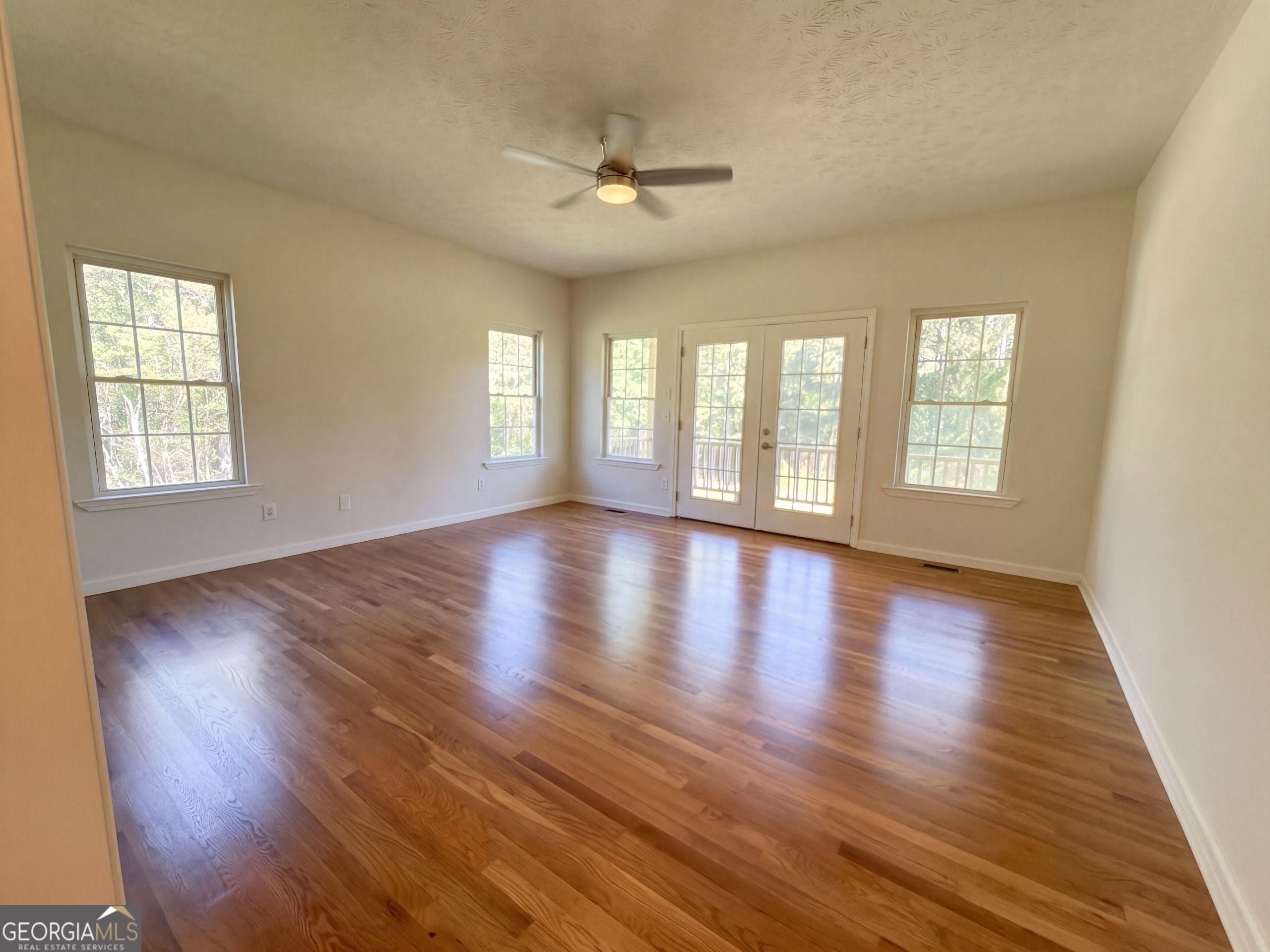 60 John Henry CIR