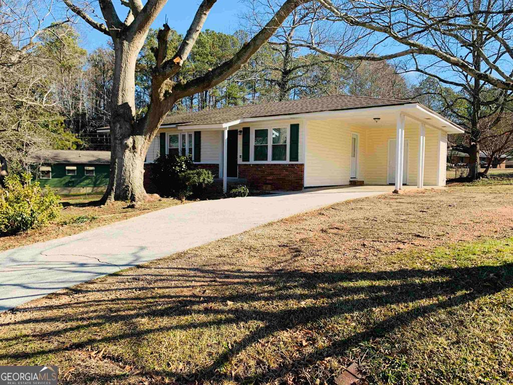 Photo of 24 Camellia Drive, Newnan, GA 30263 (MLS # 10708485)