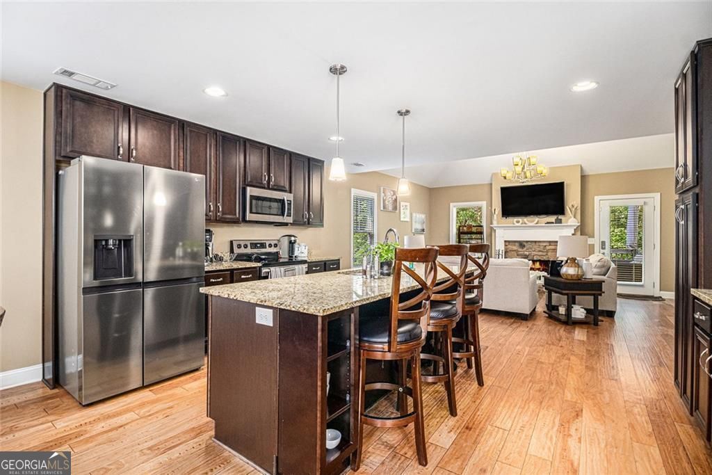 1156 Magnolia DR