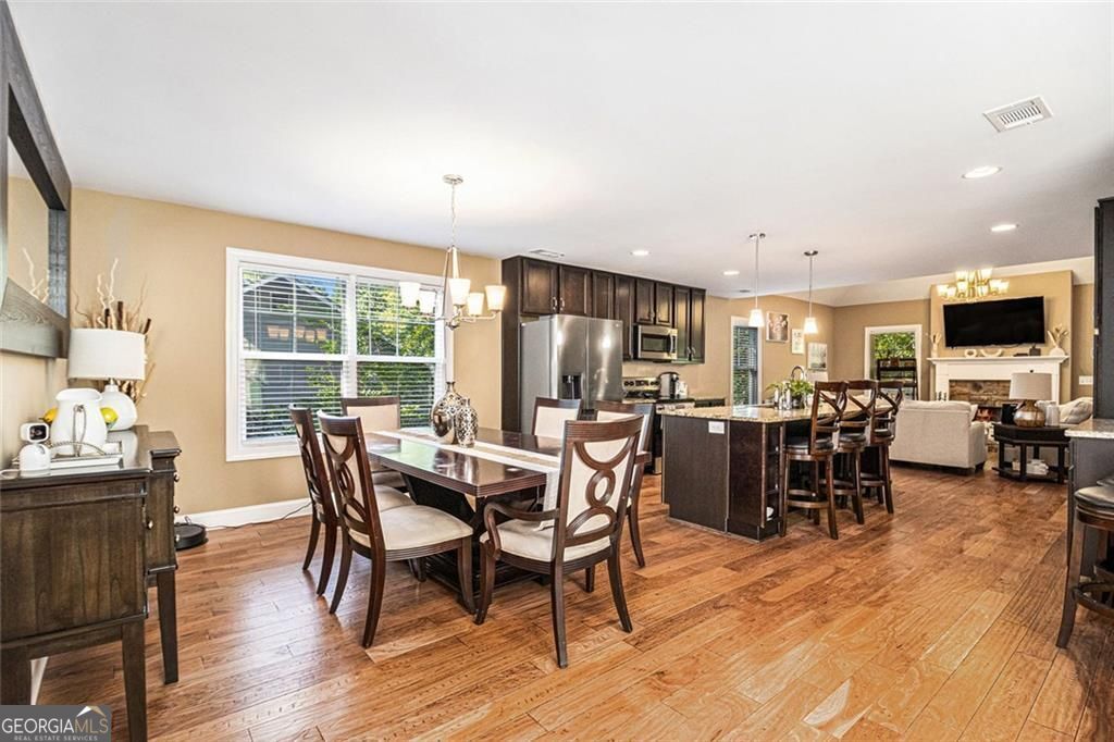 1156 Magnolia DR