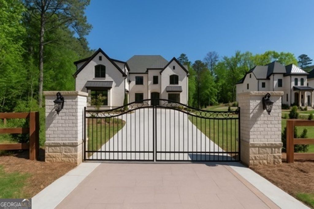 Photo of 10765 Shallowford Road, Roswell, GA 30075 (MLS # 10663628)