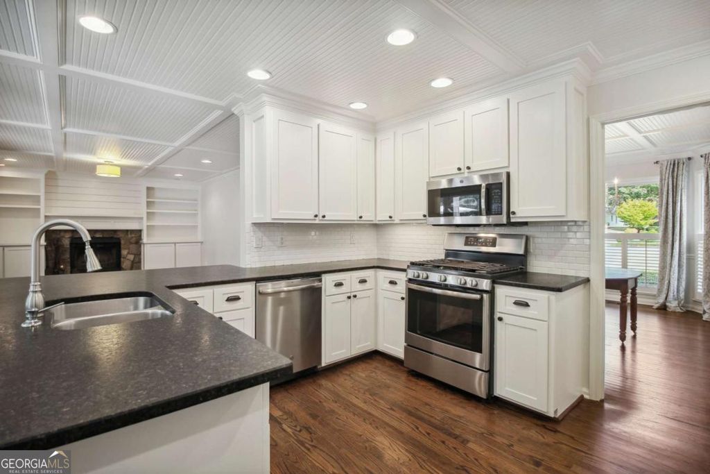 Photo of 4009 Dover Avenue, Alpharetta, GA 30009 (MLS # 10688582)