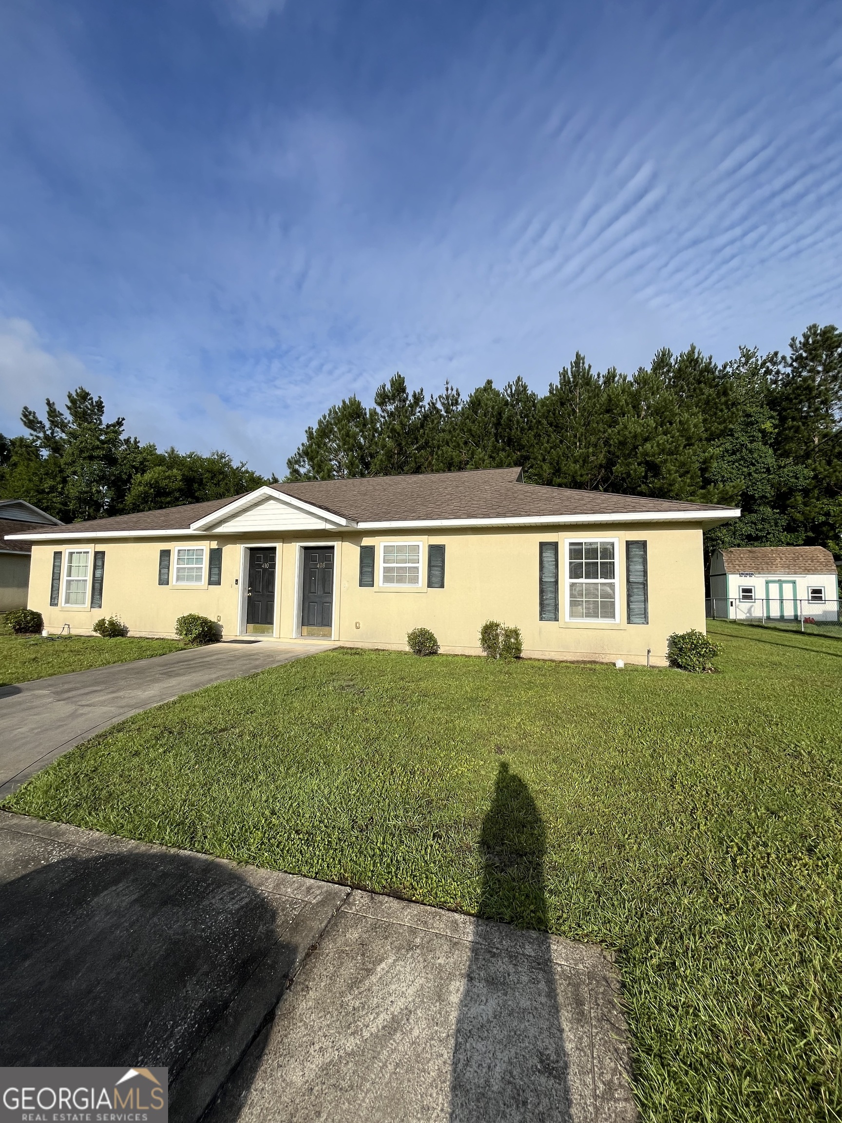 2 bedroom 2 bath duplex ready for move in! Located in the heart of Camden County Georgia! Resident portal available for 24/7 online access for easy payments and other features. $65 application fee per person over the age of 18. Credit check (minimum 600), income verification (3 times the rent), and clean rental history required during the application process. Completed applications (all documentation included) are processed on a first come basis. Nonrefundable pet fee of $300 per pet with breed restrictions and owner approval. Must also submit updated rabies vaccination records during the application process. Give our office a call today to schedule an appointment. 912-729-6446 Lawncare is $40 a month