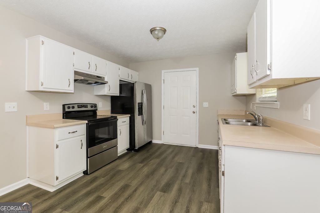Photo of 6530 River Hill Drive, Flowery Branch, GA 30542 (MLS # 10630451)