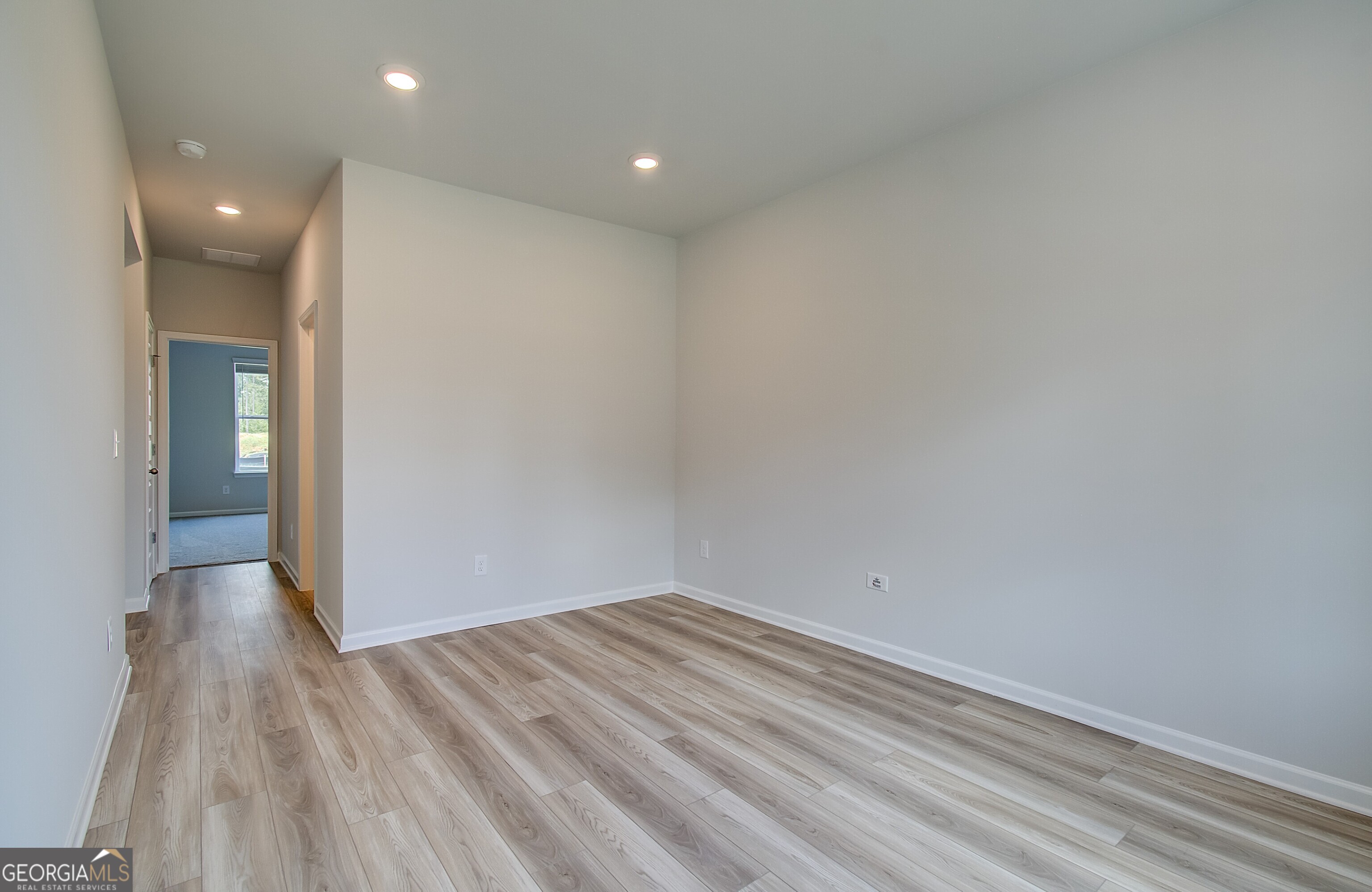 145 Compass RD