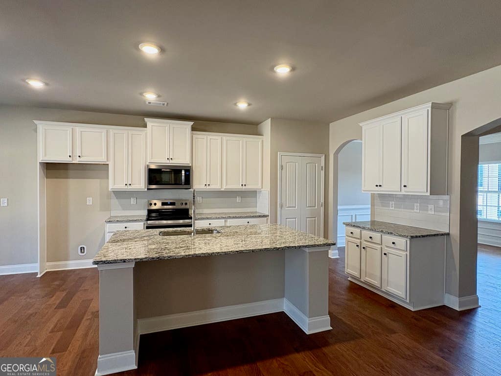 Photo of 1046 Lakeview Oaks Court #20-B, Grayson, GA 30017 (MLS # 10785475)