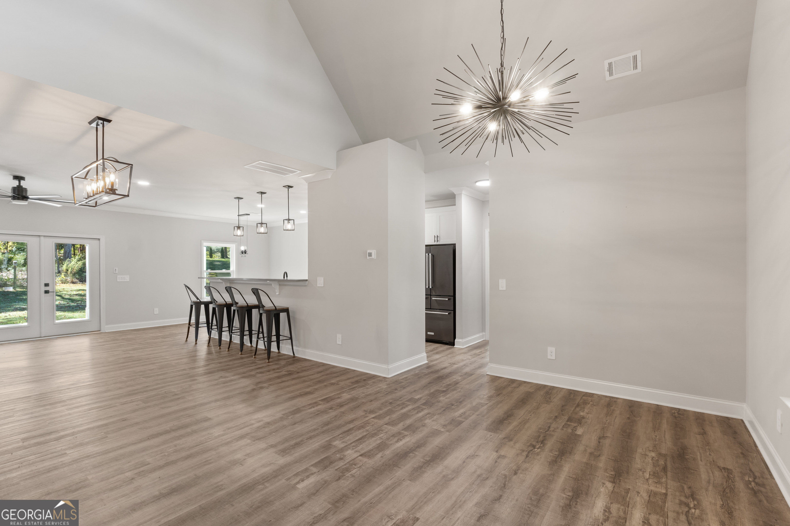 130 E Crestwood RD
