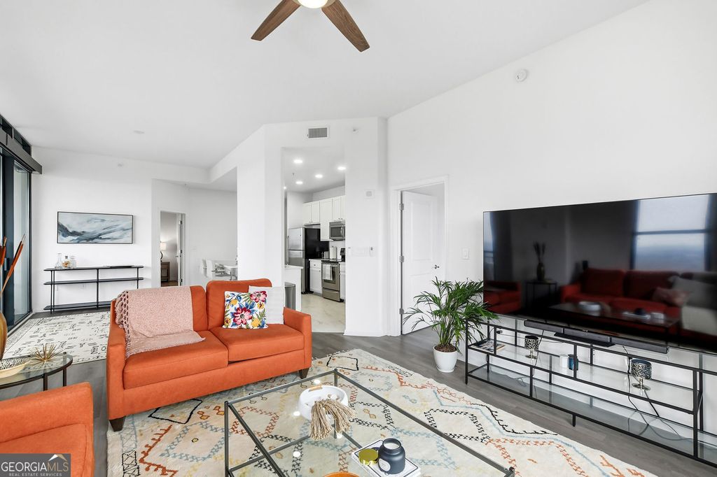 Photo of 3040 Peachtree Road NW #1811, Atlanta, GA 30305 (MLS # 10686991)