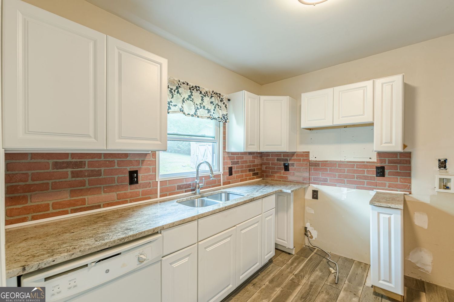 Austell, Georgia 30106, United States, 4 Bedrooms Bedrooms, ,1 BathroomBathrooms,Residential,Pending,183189