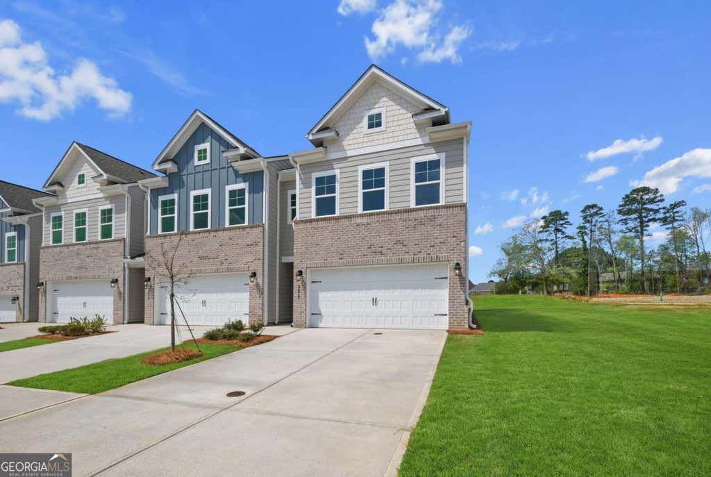 Photo of 3665 Donovan Circle, Loganville, GA 30052 (MLS # 10821058)