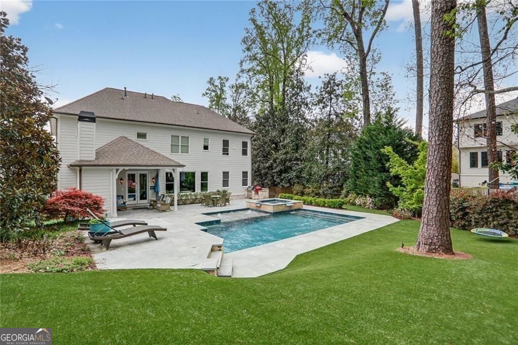 2758 Green Meadows LN NE