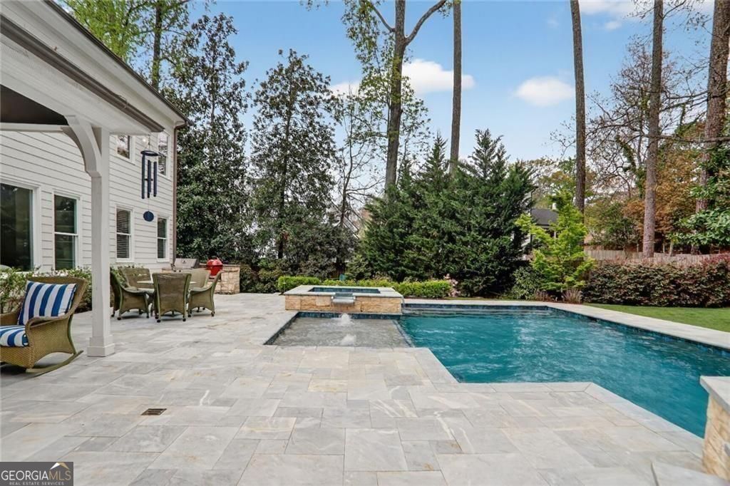 2758 Green Meadows LN NE