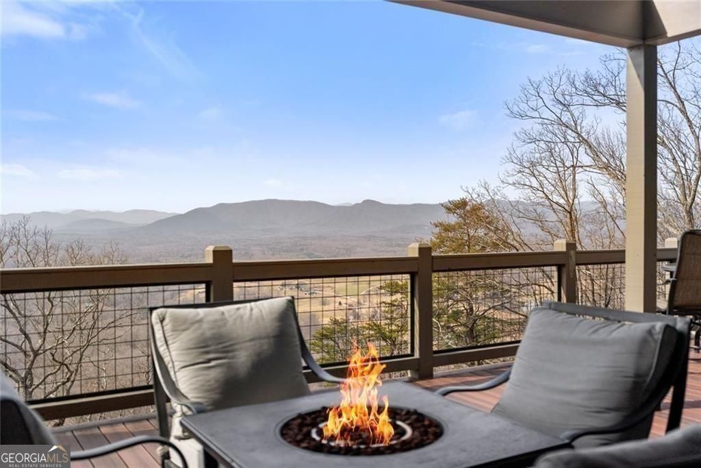 655 Mountainside DR