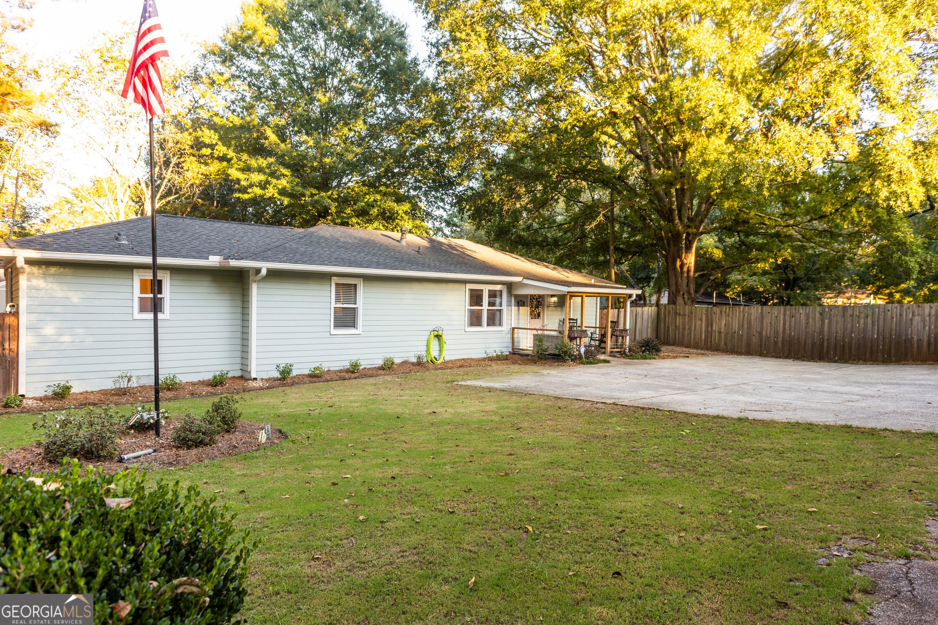 212 Colquitt ST