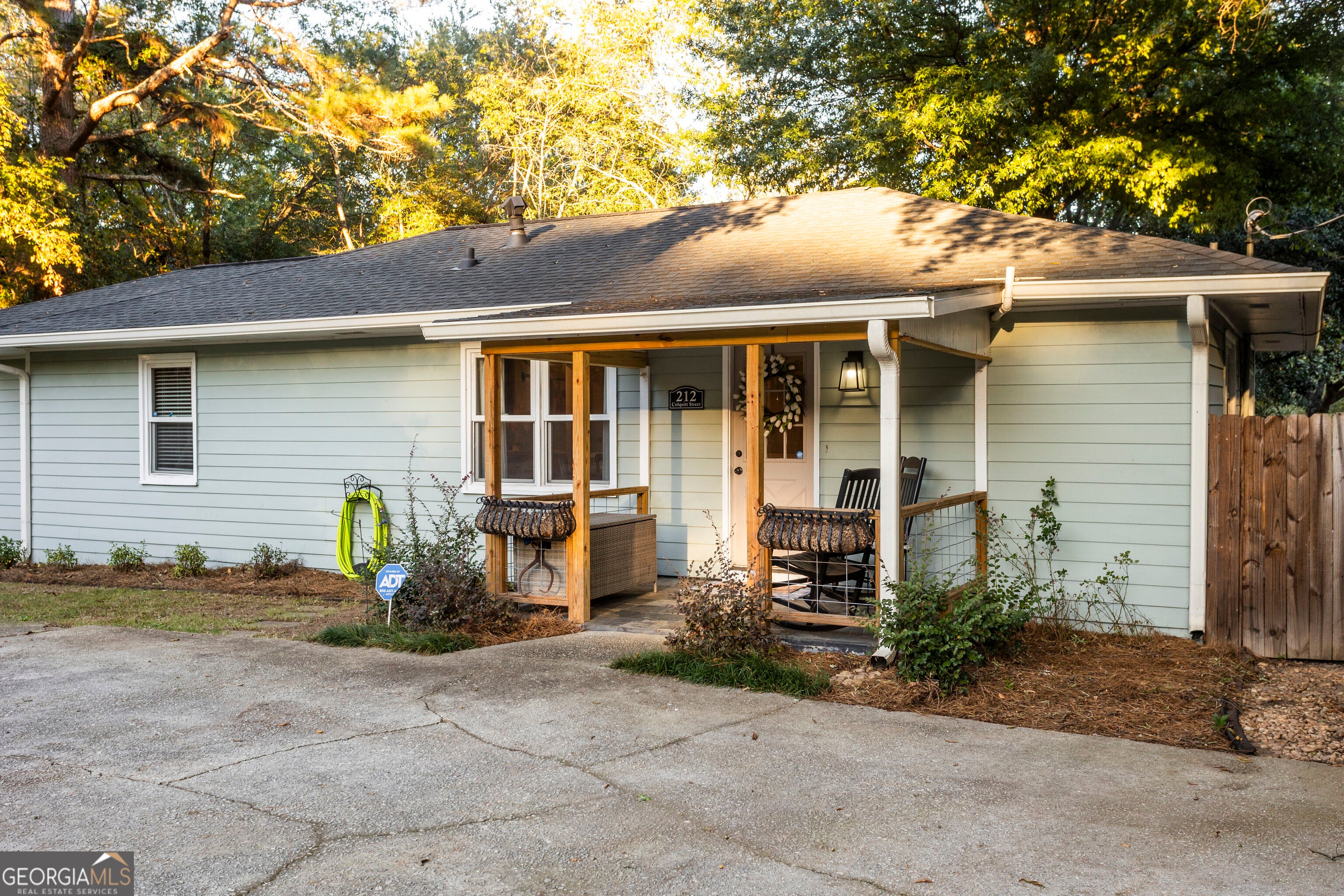 212 Colquitt ST
