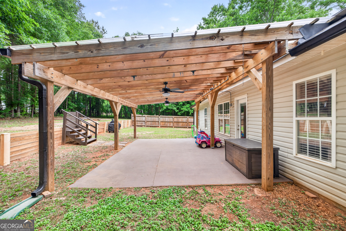 152 Albert LN
